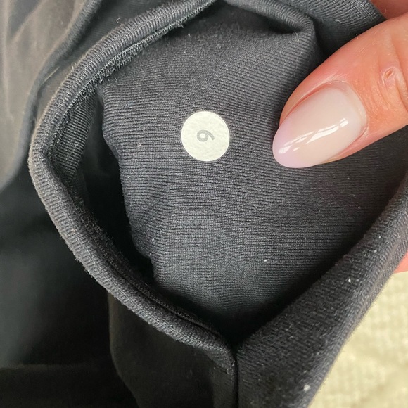 Lululemon mesh detail legging *limited edition* - Picture 2 of 4